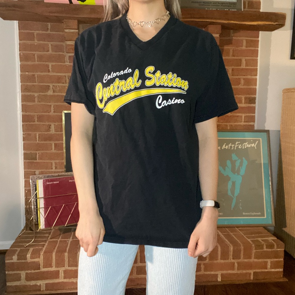 Vintage 90s Colorado Central Station Casino V-Neck USA Made Graphic Tee - Picture 5 of 13
